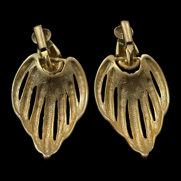 ✨ Stunning VTG Gold Leave Earrings - Picture 2 of 2